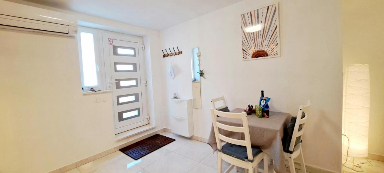 Apartment Ararita Krk Town Exterior foto